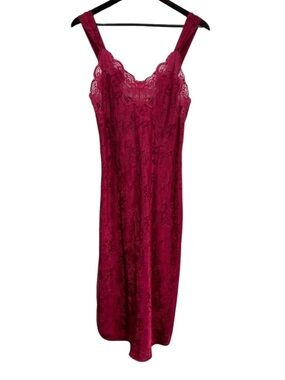 Lucie Ann II Vintage Nightgown Size Medium Bight Red Lace Trim Made in USA